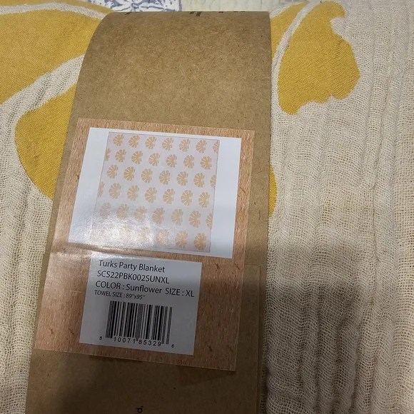 Sand Cloud Yellow Blanket - Picture 4 of 5